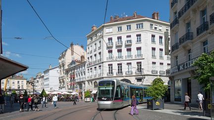 La place Grenette, dans le centre de Grenoble (Is&egrave;re). (GILLES LANSARD / ONLY FRANCE / AFP PHOTO)