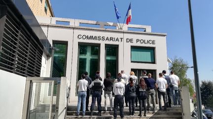 Les policiers protestent, comme ici le 19 avril 2019 à Meudon (Hauts-de-Seine), alors qu'une vague de suicides touche leur profession. (ALLIANCE POLICE NATIONALE)