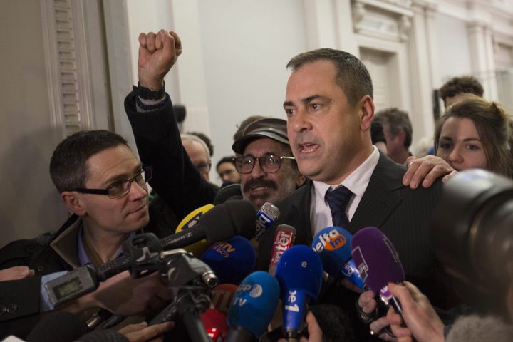 Rob Lawrie devant le tribunal de grande instance de Boulogne-sur-Mer (Pas-de-Calais), le 14 janvier 2016. (RICK FINDLER / EPA / MAXPPP)