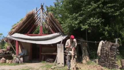 Bas-Rhin : des passionnés reconstituent un village médiéval (France 2)