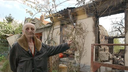 Le 18 avril 2002, Paul Voise est agressé à son domicile à Orléans. Un fait divers qui intervient trois jours avant le premier tour de la présidentielle de 2002. (ALAIN JOCARD / AFP)