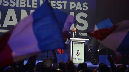 Eric Zemmour lors d'un meeting le 18 mars 2022, à Metz. (JEAN-CHRISTOPHE VERHAEGEN / AFP)