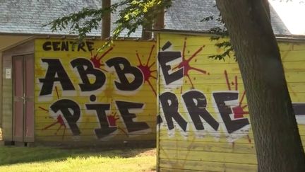 L'Abbé Pierre accusé d'agressions sexuelles : le village d'Esteville est sous le choc