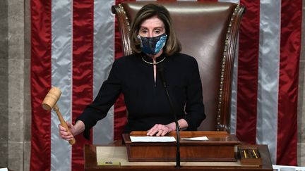 Nancy Pelosi, la présidente démocrate de la Chambre,&nbsp;le 13 janvier 2021, à Washington. (SAUL LOEB / AFP)