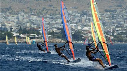 Planche à voile (ARIS MESSINIS / AFP)