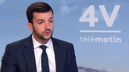 Jean-Philippe Tanguy, député RN de la Somme, était l'invité des "4V" jeudi 19 décembre, alors que le Premier ministre reçoit les forces politiques à l'exception du RN et de LFI. (France 2)