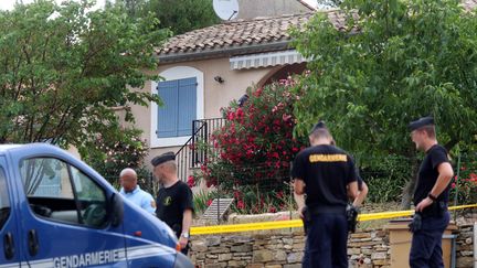 C'est dans leur villa, &agrave; Monze (Aude), que Lo&iuml;c et G&eacute;raldine Cariou ont &eacute;t&eacute; sauvagement tu&eacute;s &agrave; l'arme blanche le 21 juillet 2013. ( MAXPPP)