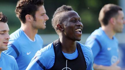 Yanga-Mbiwa à l'entraînement avec le groupe France (FRANCK FIFE / AFP)