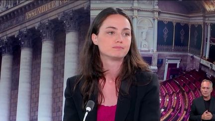 Trois jours après la dissolution de l’Assemblée nationale par le président de la République, Emmanuel Macron a donné une conférence de presse, mercredi 12 juin. Nathalie Loiseau, députée européenne de Renew/Horizons, et Chloé Ridel, députée européenne et porte-parole du PS, étaient les invitées du 19/20 info.