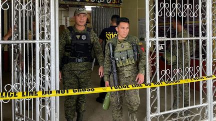 Des soldats philippins à l'Université de Mindanao, à Marawi, aux Philippines, le 3 décembre 2023. (MERLYN MANOS / AFP)