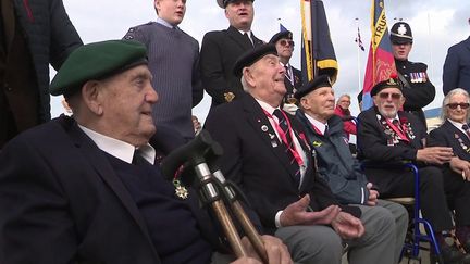 Normandie : dernier survivant du commando Kieffer, Léon Gautier retrouve des vétérans britanniques sur les plages du débarquement&nbsp; (FRANCE 3)