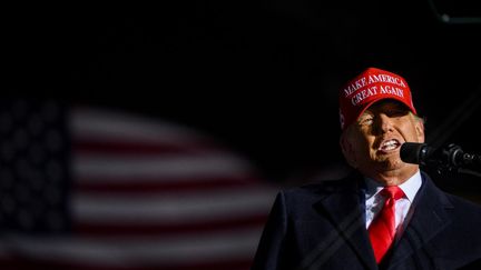 Donald Trump, lors d'un meeting à Sioux City (Iowa),&nbsp;le 3 novembre 2022. (STEPHEN MATUREN / AFP)