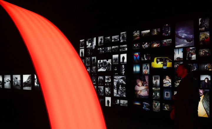 Une série de photos d'Inuuteq Storch, le 18 avril 2024, dans le pavillon danois de la 60e Biennale de Venise (Italie).  (GABRIEL BOUYS/AFP)