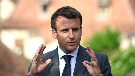 "Tour de France" d’Emmanuel Macron : l’opposition accuse le président de faire campagne