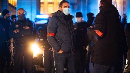 Des policiers manifestent à Bordeaux (Gironde), le 17 décembre 2020. (STEPHANE DUPRAT / HANS LUCAS / AFP)