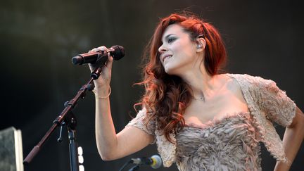 La chanteur et auteure compositrice Emilie Simon sur scène à Rock en Seine, le 23 août 2014.

 (BERTRAND GUAY / AFP)