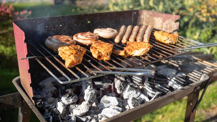 Les barbecues sont de retour.&nbsp; (FRISO GENTSCH / DPA)