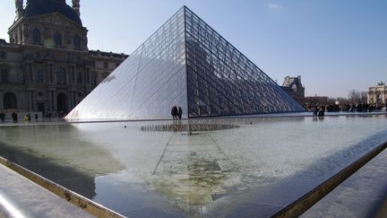 La Pyramide du Louvre au dessus de l'entrée du musée du Louvre à Paris. (NATHANAEL CHARBONNIER / FRANCE-INTER)