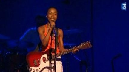 Rokia Traoré, époustouflante et superbe, au festival de Cornouaille
 (Culturebox)