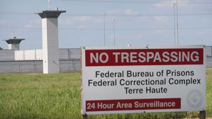 L'entrée du&nbsp;pénitencier fédéral de Terre-Haute, dans l'Indiana (Etats-Unis), le 25 juillet 2019. (SCOTT OLSON / GETTY IMAGES NORTH AMERICA / AFP)