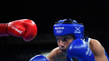 La boxeuse française Sarah Ourahmoune accède à la finale olympique de Rio chez les -51 kg (YURI CORTEZ / AFP)