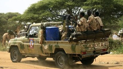 Forces paramilitaires soudanaises chargées de surveiller la frontière entre la Libye et le Soudan en 2017. Les deux pays ont une frontière commune d'environ 380 km de long, dans l'extrème sud-est de la Libye. (ASHRAF SHAZLY / AFP)