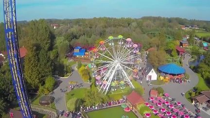 Parcs d'attractions : première journée de sensations fortes depuis des mois (France 2)