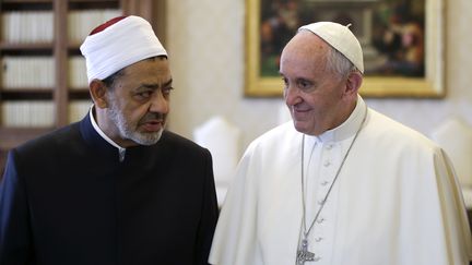 VIDEO. Première rencontre à Rome du pape François et du grand imam sunnite d'Al-Azhar