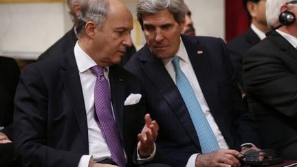  (Laurent Fabius et John Kerry doivent se rencontrer mardi. © Reuters - Kevin Lamarque)