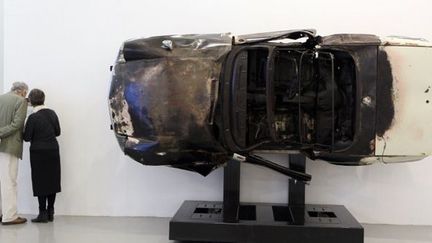 &quot;La Tulipe&quot;, une voiture dynamitée par Arman, exposée au musée d&#039;Art moderne et contemporain de Nice (novembre 2011)
 (Valéry Hache / AFP)