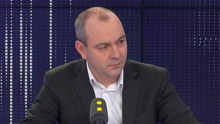 Laurent Berger, secrétaire général à la CFDT, était l'invité du "8h30 franceinfo" le mercredi 11 mars. (FRANCEINFO / RADIOFRANCE)