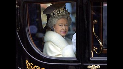 2000. Elizabeth II en carrosse quittant Buckingham Palace lors de l&#039;ouverture du parlement de Londres
 (AFP)