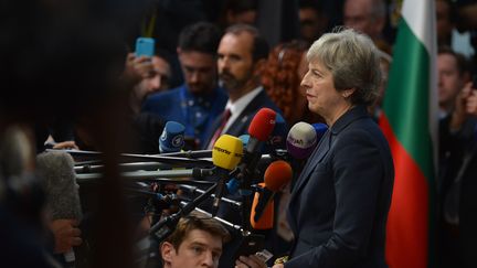 La Première ministre britannique Theresa May lors de son arrivée au conseil européen, mercredi 17 octobre à Bruxelles (Belgique). (ALEXEY VITVITSKY / SPUTNIK / AFP)