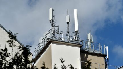 Des antennes relais à Saint-Etienne, en septembre 2020.&nbsp; (R?MY PERRIN / MAXPPP)