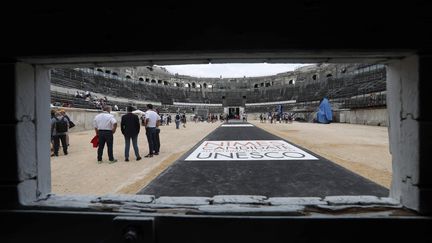 Le 72e Tour d'Espagne s'élance à Nîmes, le 20 août 2017.&nbsp; (JAVIER LIZ?N / EFE)