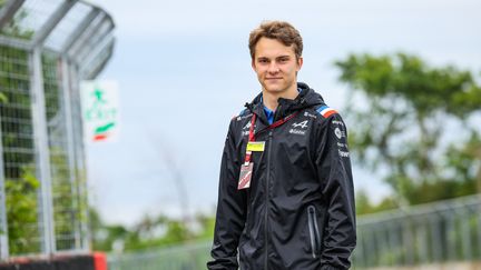 Le pilote australien Oscar Piastri sur la piste du circuit Gilles-Villeneuve, à Montréal (Canada), le 17 juin 2022. (FLORENT GOODEN / AFP)