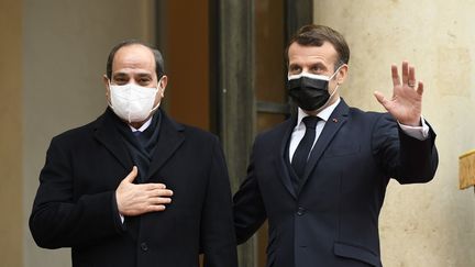 Le président égyptien&nbsp;Abdel Fattah al-Sissi et le président Emmanuel Macron&nbsp;à l'Elysée, à Paris, le 7 décembre 2020. (BERTRAND GUAY / AFP)