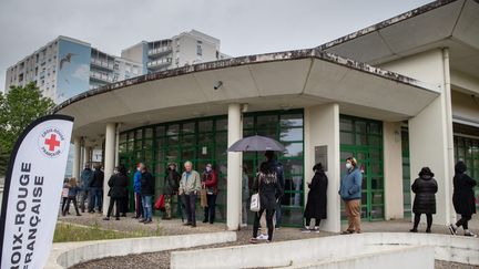 Les habitants du Bacalan,&nbsp;quartier nord de Bordeaux, sont appelés à se faire&nbsp;dépister après la découverte d'un variant "très rare" du coronavirus, vendredi 21 mai 2021. (DAVID THIERRY / MAXPPP)