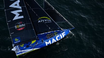 Regarder la vidéo Vendée Globe 2024 : un quatuor se dégage au large du cap de Bonne-Espérance... Suivez la position des skippeurs en direct