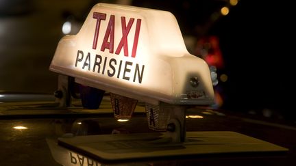 Un taxi parisien, en octobre 2013. (ANA BEAUVIR / ONLY FRANCE / AFP)