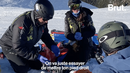 Pour la saison hivernale, Louna Lescorbie est pisteuse secouriste. Elle travaille à la Plagne, en Savoie. Sur ses skis, elle montre à Brut son quotidien.