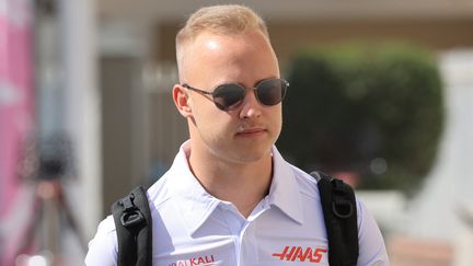 Le pilote russe, Nikita Mazepin, lors de la séance d'essais du Grand Prix de Formule 1 d'Abu Dhabi, sur le circuit Yas Marina, le 9 décembre 2021.&nbsp; (GIUSEPPE CACACE / AFP)