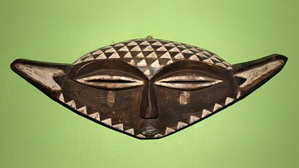 Un masque de la tribu Pende en République démocratique du Congo. (CREATIVE COMMONS)