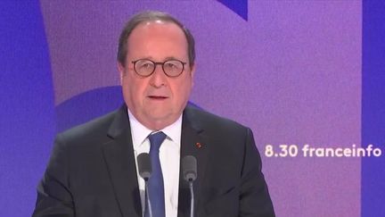 "La question migratoire s'est posée depuis qu'il y a eu séparation de Mayotte et des Comores", rappelle François Hollande qui appelle à renforcer la présence en mer des forces de l'ordre pour contenir les migrants.