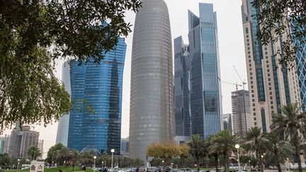  (Les gratte-ciels du centre-ville de Doha, symbole de la puissance financière de l'émirat © MaxPPP)