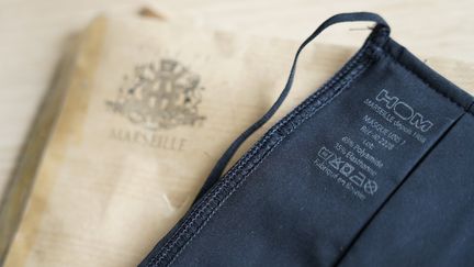 Modèle de masque de la marque de lingerie Hom commandé par la ville de Marseille durant la première vague de Covid-19. (NICOLES DEWIT / RADIO FRANCE)