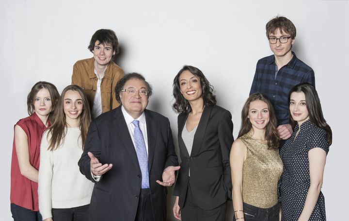 Les "Révélations"  Adélaïde Ferrière (marimba), Lea Desandre (mezzo-soprano), Justin Taylor (clavecin),  les présentateurs des Victoires Frédéric Lodéon et Leïla Kaddour-Boudadi, Catherine Trottmann (mezzo-soprano), Guillaume Bellom (piano) et Raquel Camarinha (soprano).
 (Les Victoires de la musique)