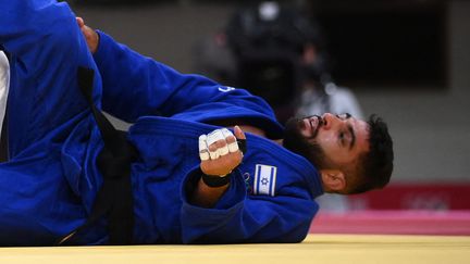 Le judoka israélien Tohar Butbul est éliminé en quarts de finale du tournoi olympique en moins de 73 kg face au Sud-Coréen An Changrim, le 26 juillet 2021, à Tokyo. (FRANCK FIFE / AFP)