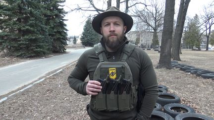 Maxim Jorin, commandant en second dans le régiment Azov, le 26 mars 2022. (GILLES GALLINARO / RADIO FRANCE)