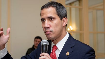 Le président de l'Assemblée nationale vénézuélienne et chef de l'opposition, Juan Guaido, à la maison de l'Amérique latine à Paris, le 24 janvier 2020. (HUGO PASSARELLO LUNA / HANS LUCAS / AFP)